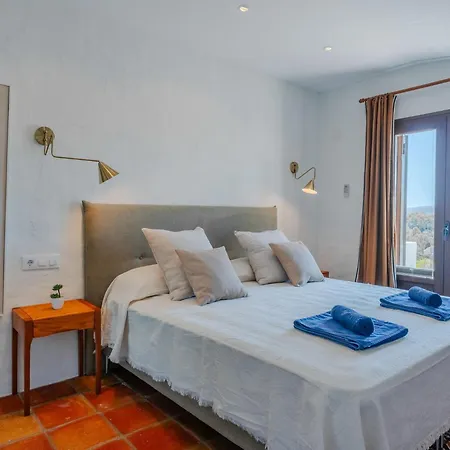 Pao By Interhome خافييا